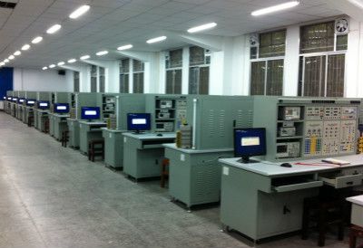 电路测试技术实验室,使用面积398平米,拥有仪器设备70台套,承担全校电类8个专业2000学生的电路测试技术实验课程,年均人时数为7万人时_meitu_2 电路测试技术实验室,使用面积398平米,拥有仪器设备70台套,承担全校电类8个专业2000学生的电路测试技术实验课程,年均人时数为7万人时_meitu_2