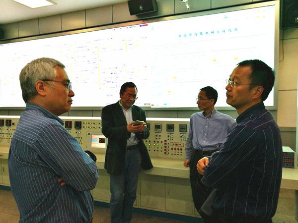 20170508-田纳西大学王飞教授做客携手电气精英讲座 (2) - 副本